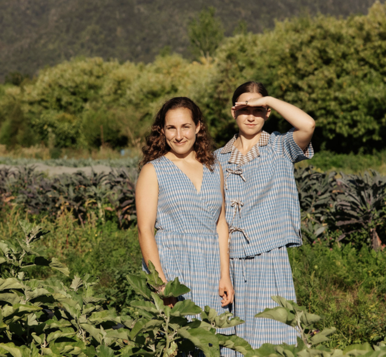 Two Raw Sisters - Be Intelligently Lazy